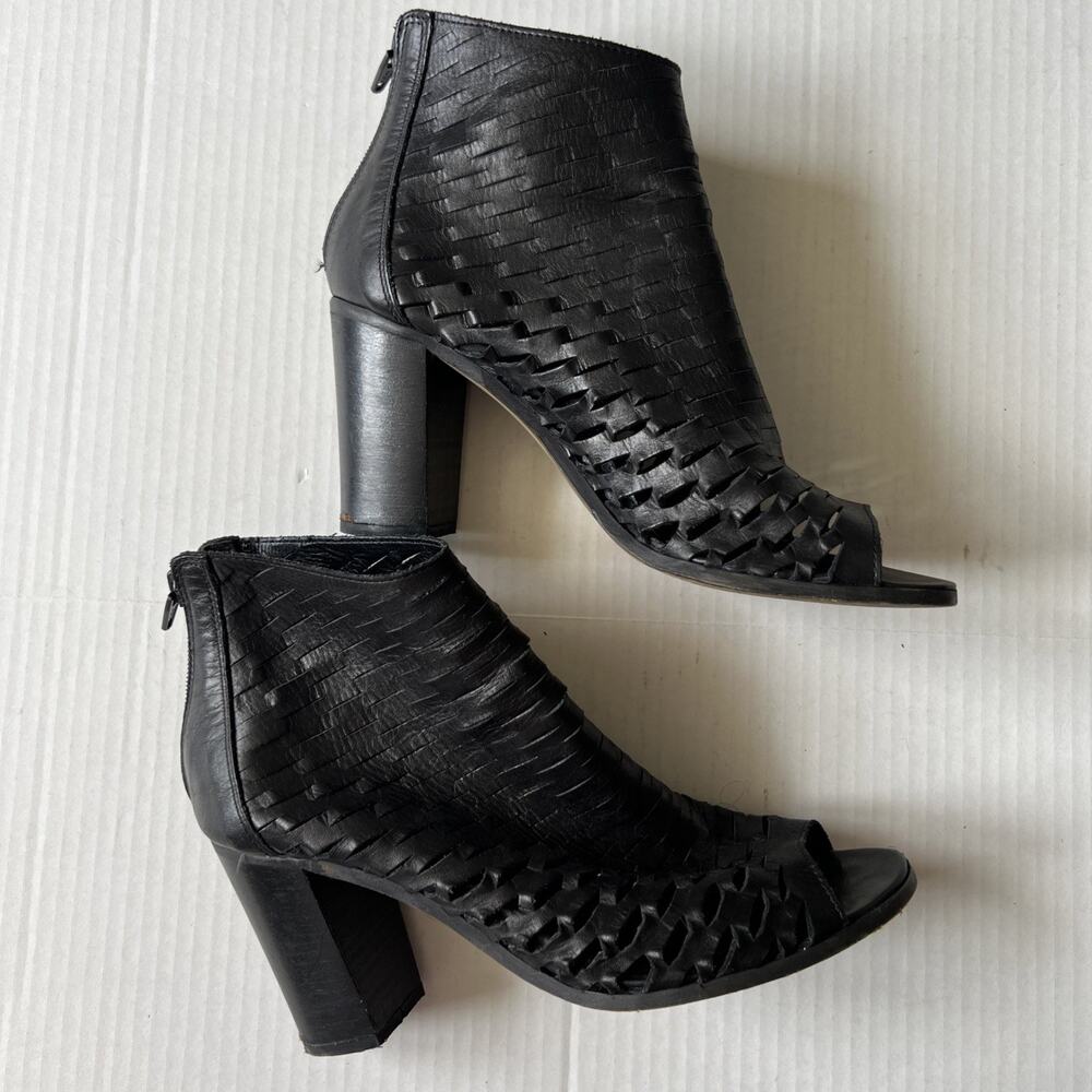 Lavorazione Artigiana 37 Leather Laser Cut Black Ankle Boot Shoes Heel Italy